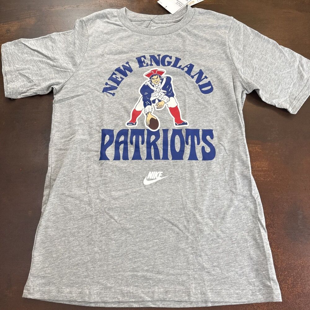 Nike New England Patriots Throwback Logo Short Sleeve Shirt Sz Youth Large 14/16